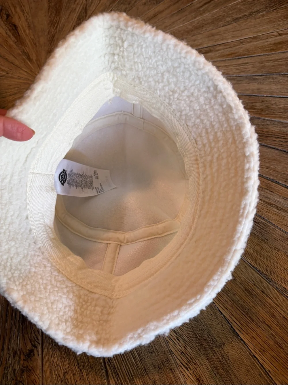 Dickies Red Chute sherpa fleece bucket hat in a warm cream/ecru color. Soft fuzz